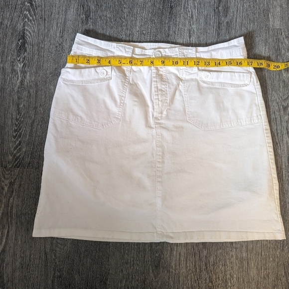 2/$15 Woman's mySTYLE Solid White Skort With Pockets- Size Large - Picture 2 of 5